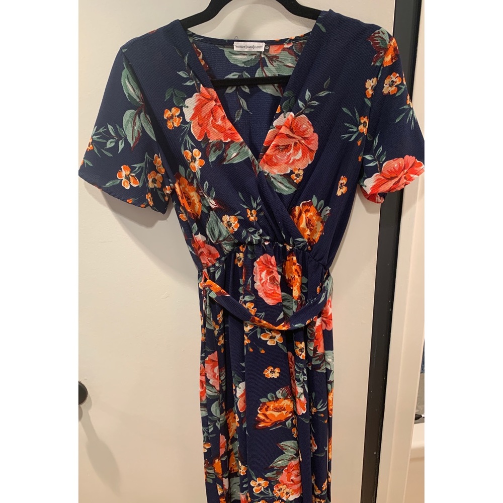 LAST CHANCE $5 Floral midi dress with belt tie